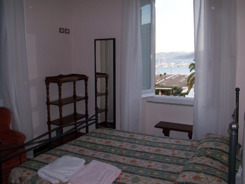 B&B Portobello Сестри-Леванте Номер фото